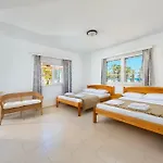 Beachfront Luxury Rhodes 5 Bedrooms Sleeps 14 Maria Kiotari ヴィラ ゲンナジー